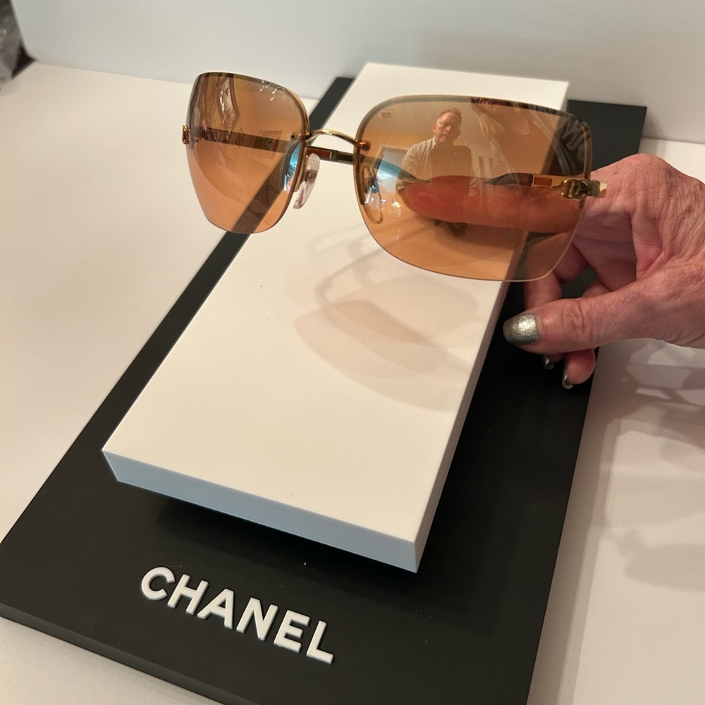 CHANEL Elegant Gold-Tinted Sunglasses
